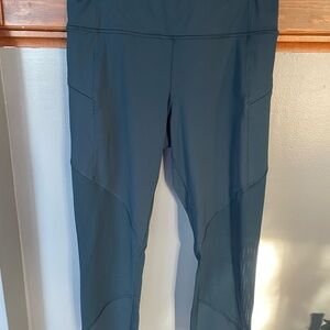 Athleta Navy Cropped Leggings